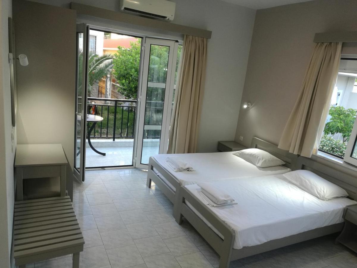 Niriis Hotel Káto Darátsos Eksteriør bilde
