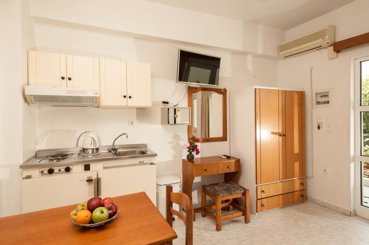 Niriis Hotel Káto Darátsos Eksteriør bilde