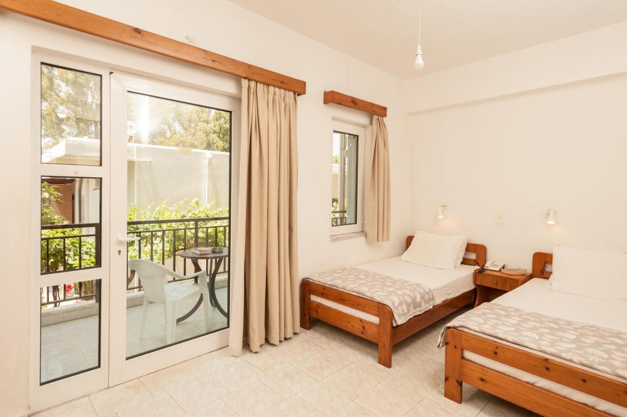 Niriis Hotel Káto Darátsos Eksteriør bilde