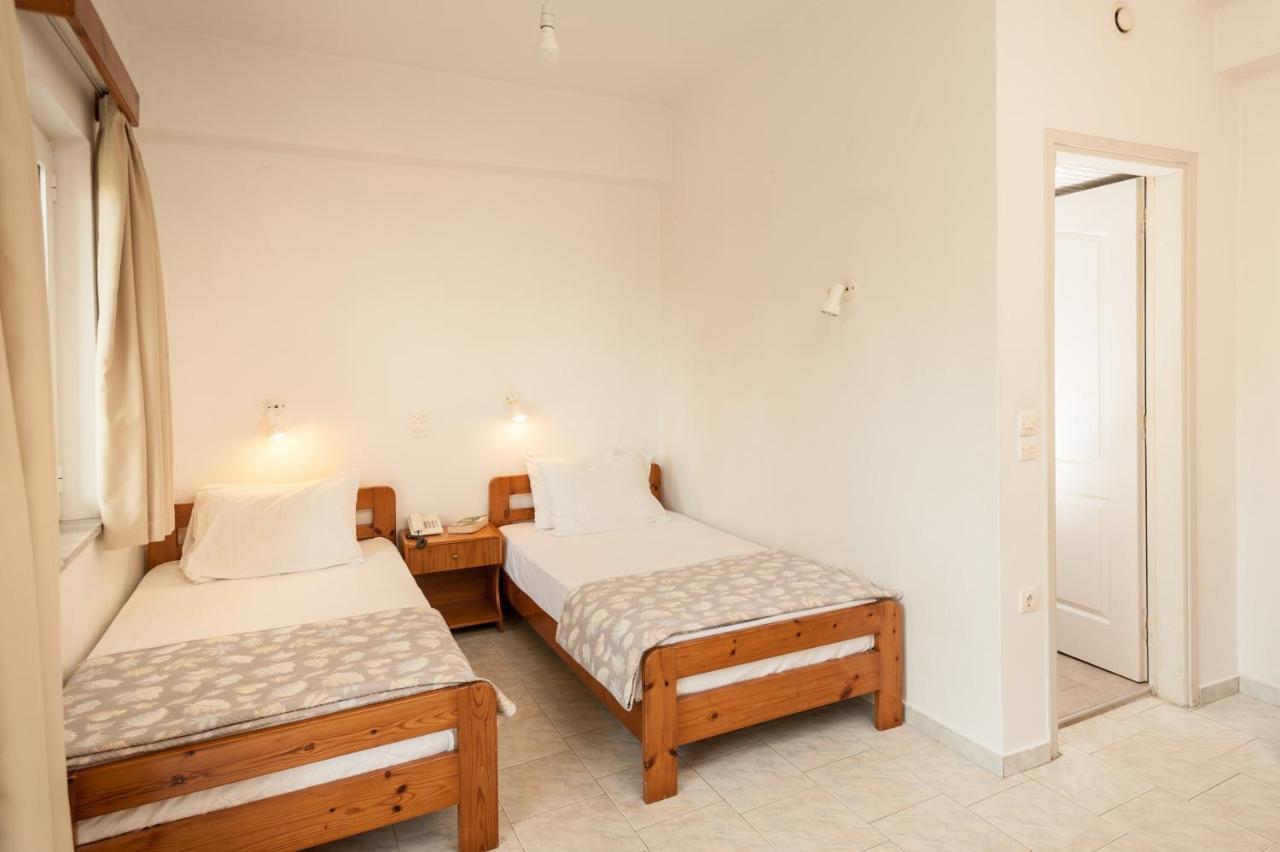 Niriis Hotel Káto Darátsos Eksteriør bilde
