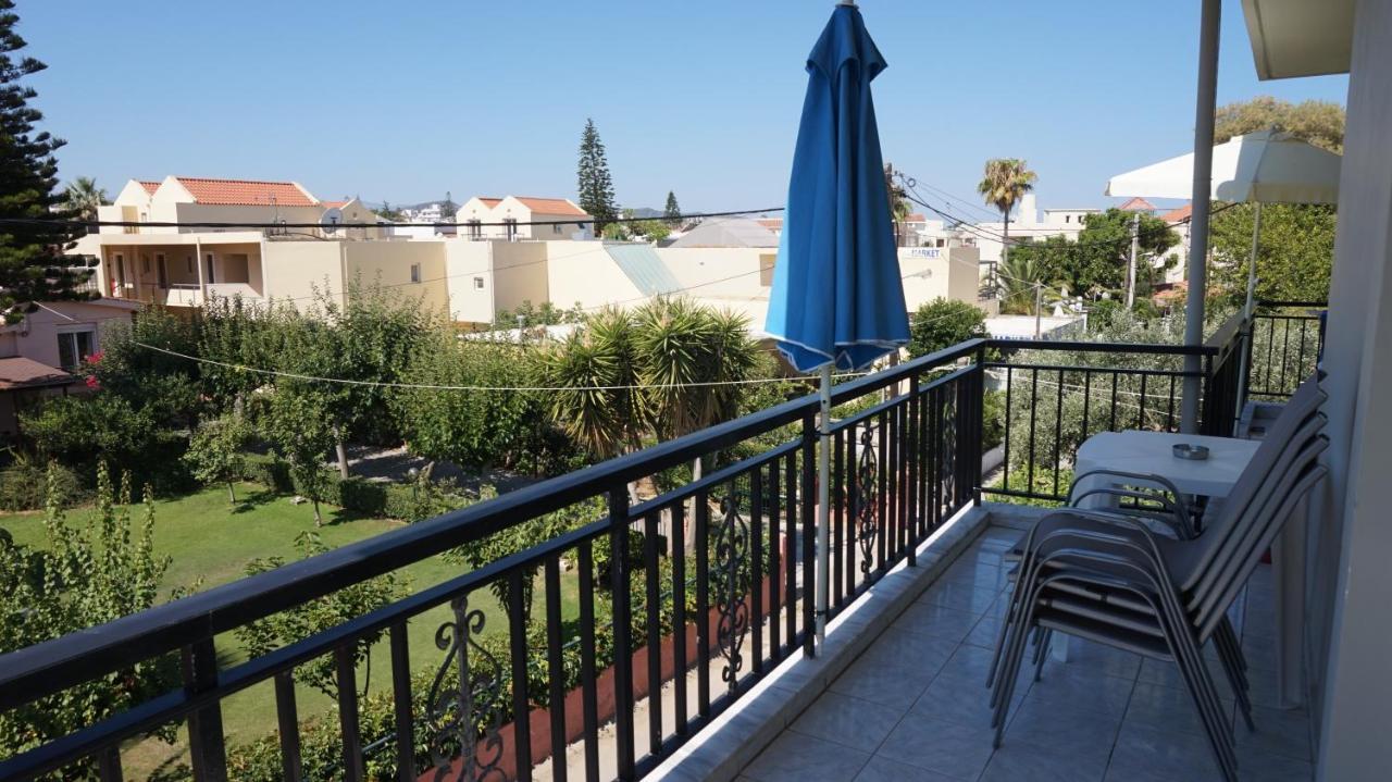 Niriis Hotel Káto Darátsos Eksteriør bilde
