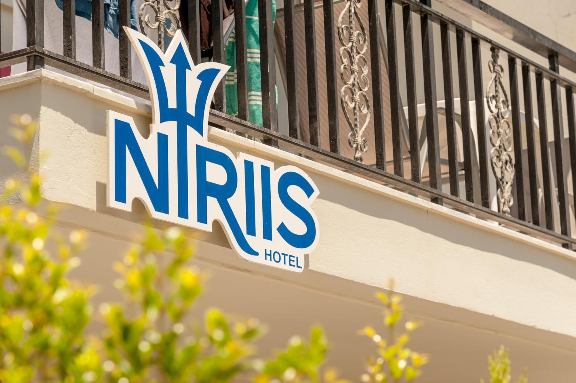 Niriis Hotel Káto Darátsos Eksteriør bilde
