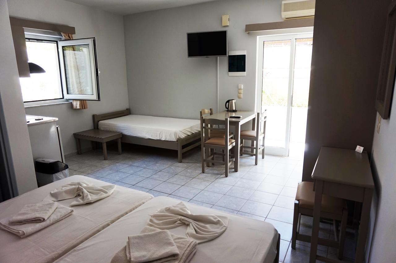 Niriis Hotel Káto Darátsos Eksteriør bilde