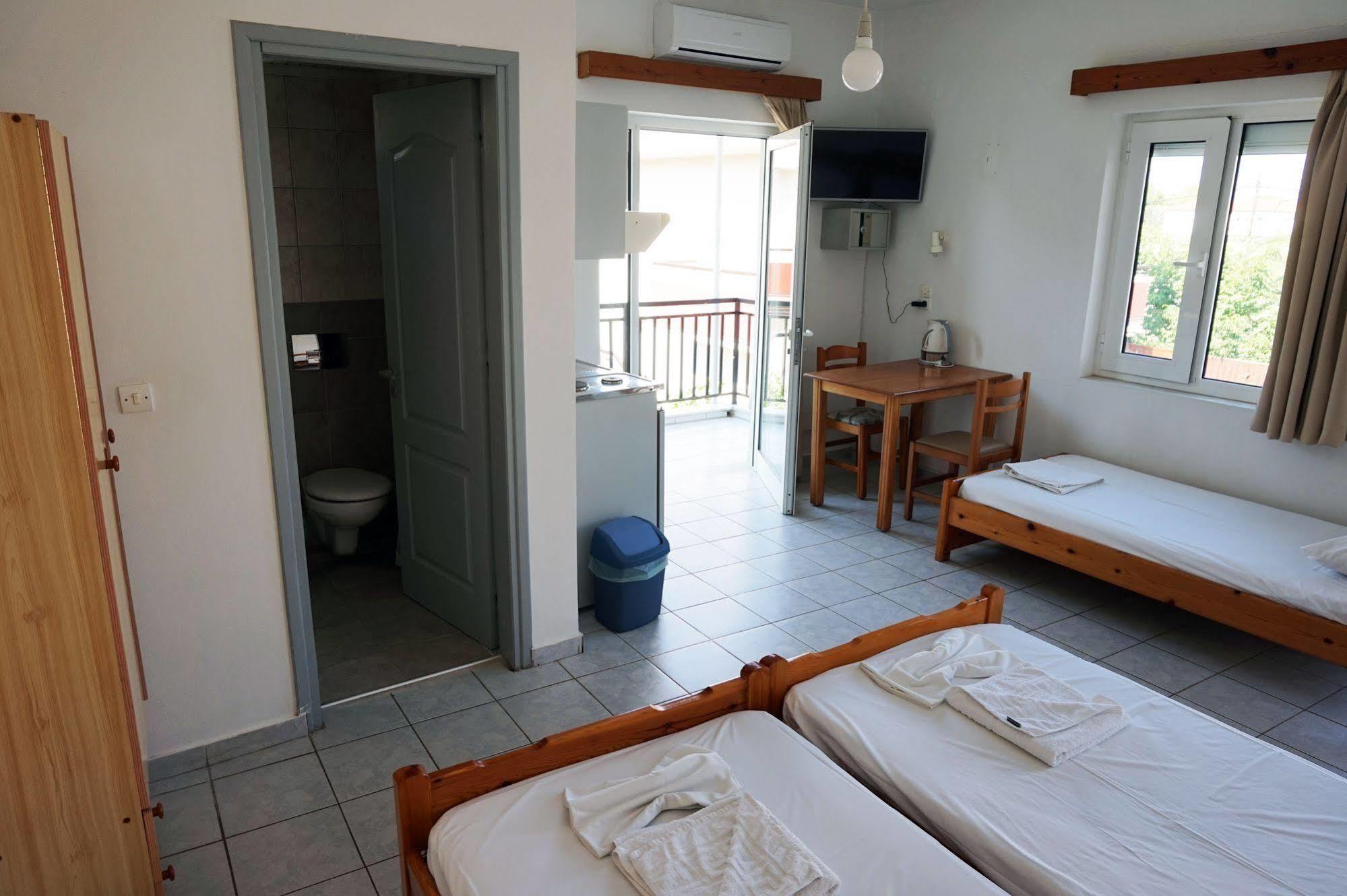 Niriis Hotel Káto Darátsos Eksteriør bilde